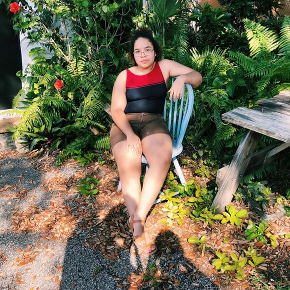 Meet your Posher, Lisbeth - Picture 1 of 1